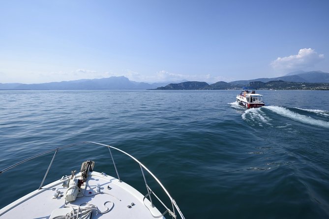 From Peschiera: Cruise on the southern coast to Sirmione - Passing Jamaica Beach from the water