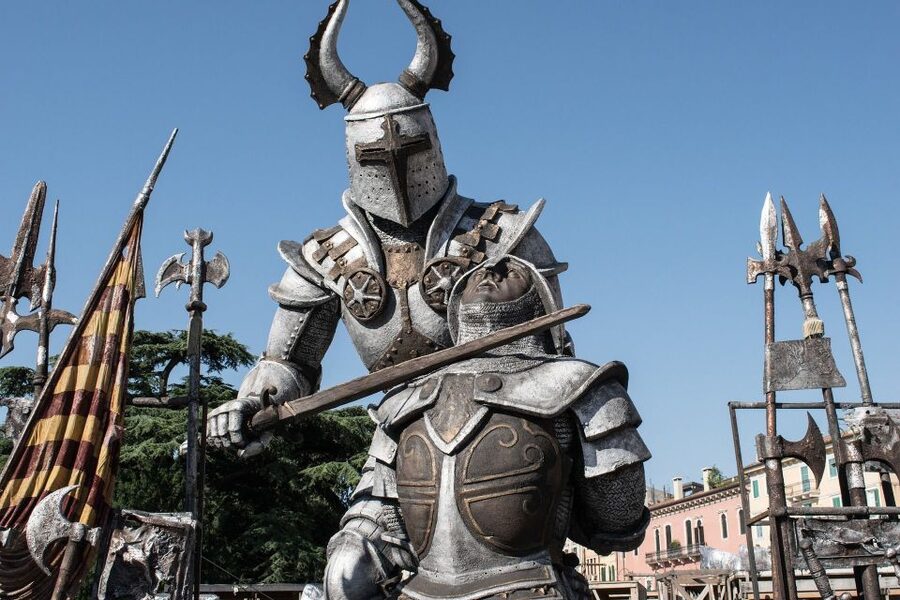 From Venice: Day Trip to Verona by Train with Guided Tour - Piazza delle Erbe and daily Verona