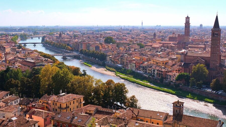 From Venice: Day Trip to Verona by Train with Guided Tour - Porta dei Borsari and the old city gates