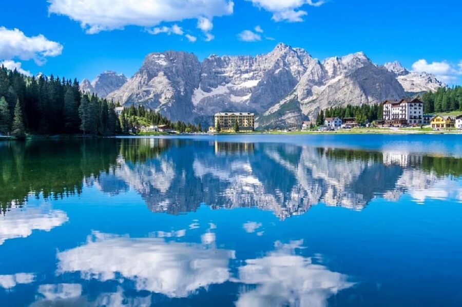 From Venice: Lakes of the Dolomites Tour - Misurina Lake and the choice between a walk and a quick photo
