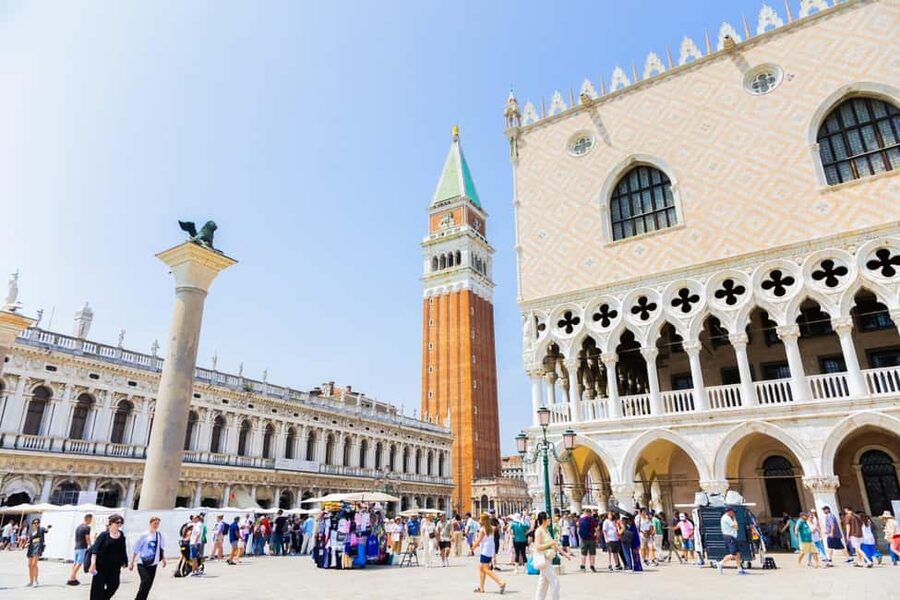 From Venice: Murano and Burano Half-Day Island Tour by Boat - The guide can shape the whole afternoon
