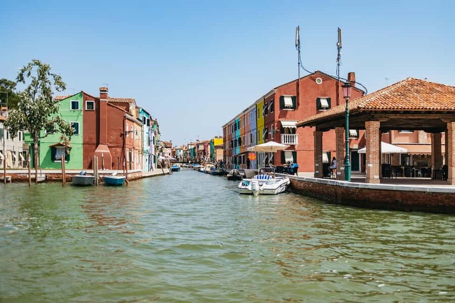 From Venice: Murano & Burano Guided Tour by Private Boat - Should you book the Murano and Burano tour?