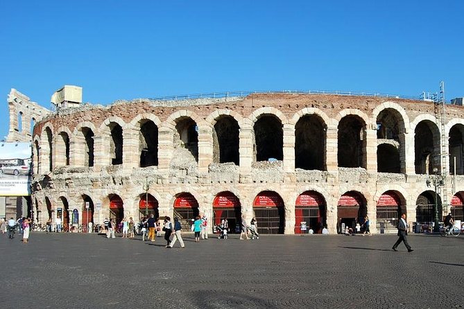 From Venice: Private Tour of Verona - Meeting your guide at Verona Porta Nuova