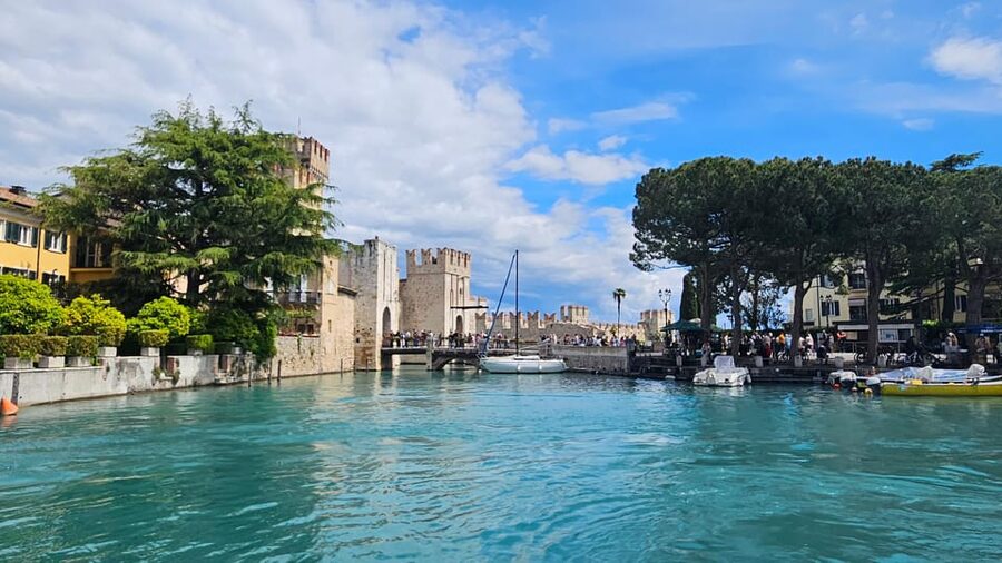 From Venice: Verona, Sirmione & Lake Garda with Boat Cruise - Who should book this day trip