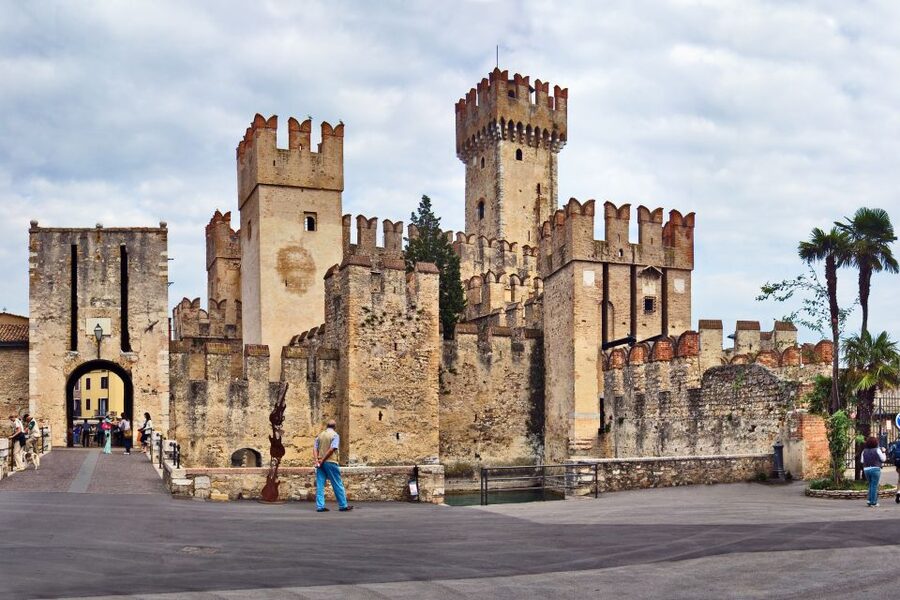 From Verona: Day tour to Lake Garda, Sirmione and Borghetto - What the seven-hour schedule feels like
