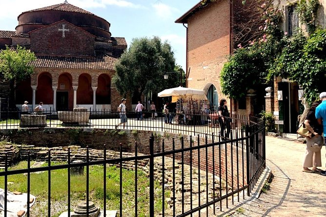 Full-day excursion to Murano, Burano and Torcello from Venice Train Station - Heat, crowds, and what to bring