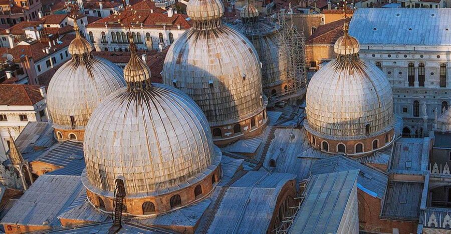 Full Venice Walking Tour: Doge's Palace and St. Mark's - Campo Santa Maria Formosa and the city behind the postcard