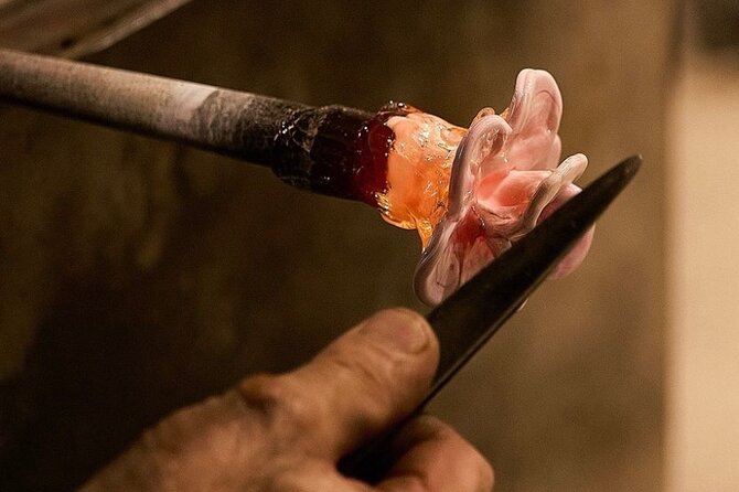 Glass Blowing Demonstration : pickup by wood boat Taxi + local guide - Key points at a glance