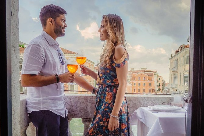 Gondola Ride and Aperitif in a Venetian Palace - The 30-minute route on the Grand Canal