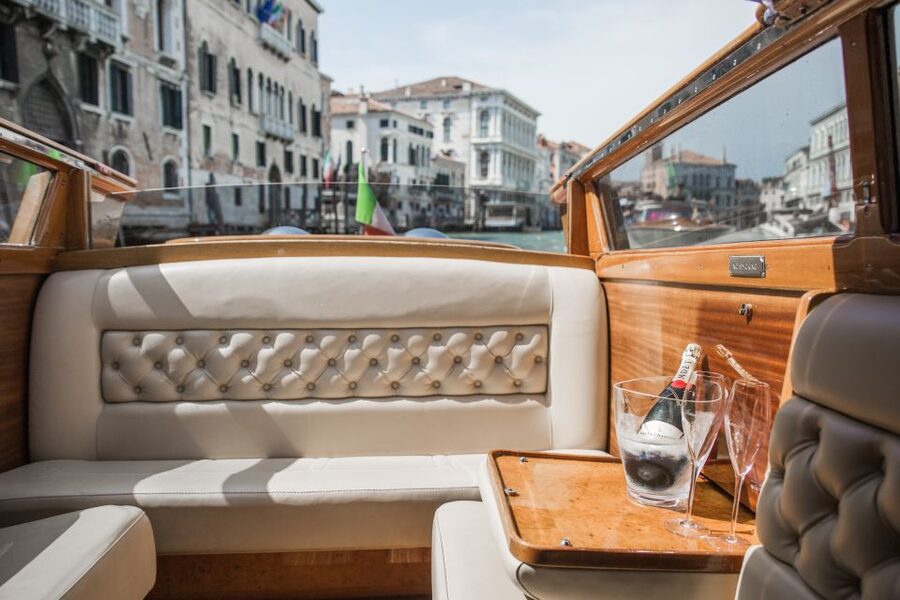 Grand Canal Boat Tour & Murano - Murano and the glassmaking stop