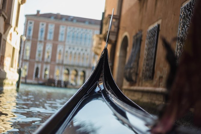 Grand Canal Gondola Experience with Live Commentary™ - Reaching the Grand Canal
