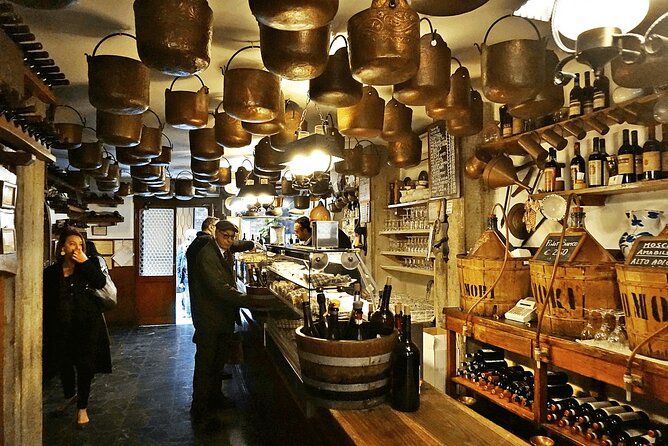 Guided Small Group Kickstart Food Tour of Venice - Stopping at three bacari for cicchetti and wine