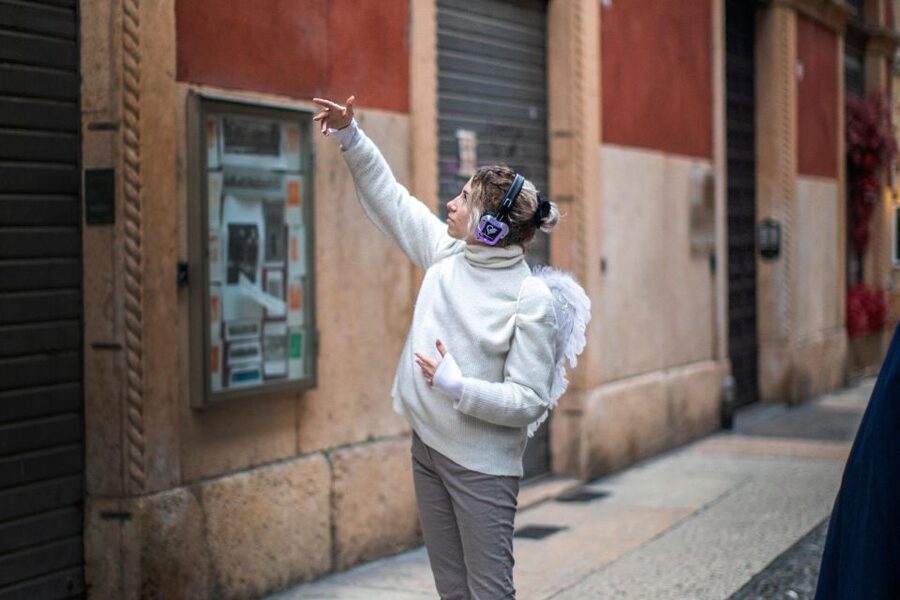 Guided Tour in the center of Verona accompanied by an Angel - Verona told by an angel, not a standard guide