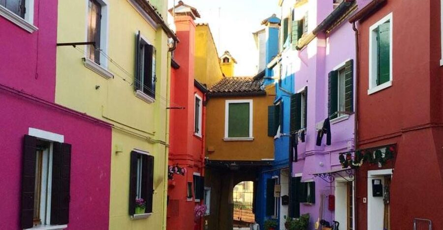 Guided Tour of Burano Island - Key points at a glance