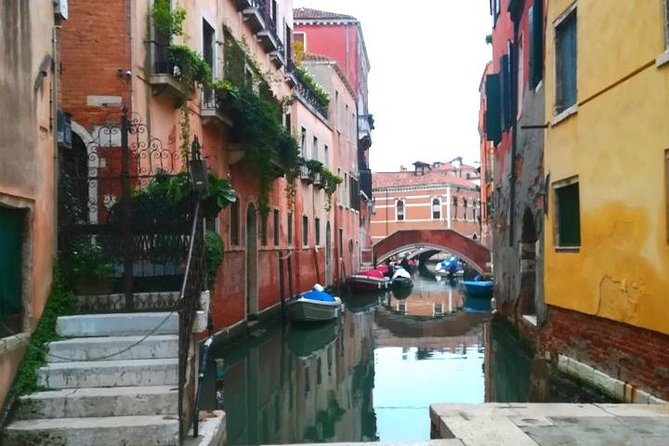 Guided Tour of the Jewish Ghetto in Venice with Cannaregio & Synagogues Visit - Two hours inside the Jewish Ghetto