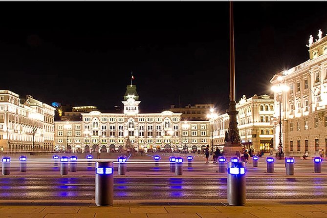 Guided tour of Trieste / walking tour of Trieste with an authorized guide - Two churches and a Roman arch in the old center