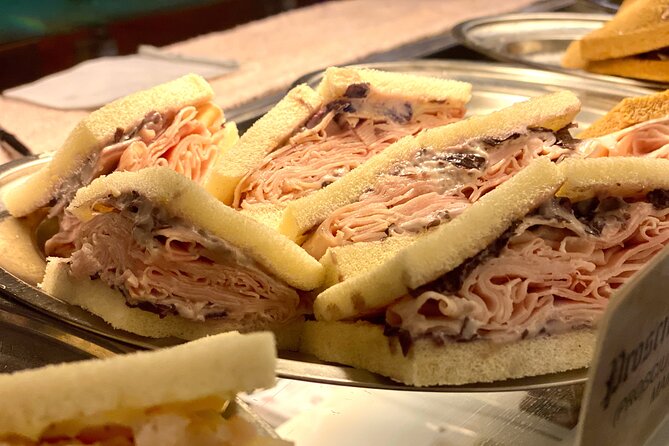 Guided Venice Street Food Tour and City Sightseeing - What this Venice food walk really offers