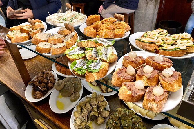 Guided Venice Street Food Tour and City Sightseeing - Sweets, biscuits, and a final taste of Venice