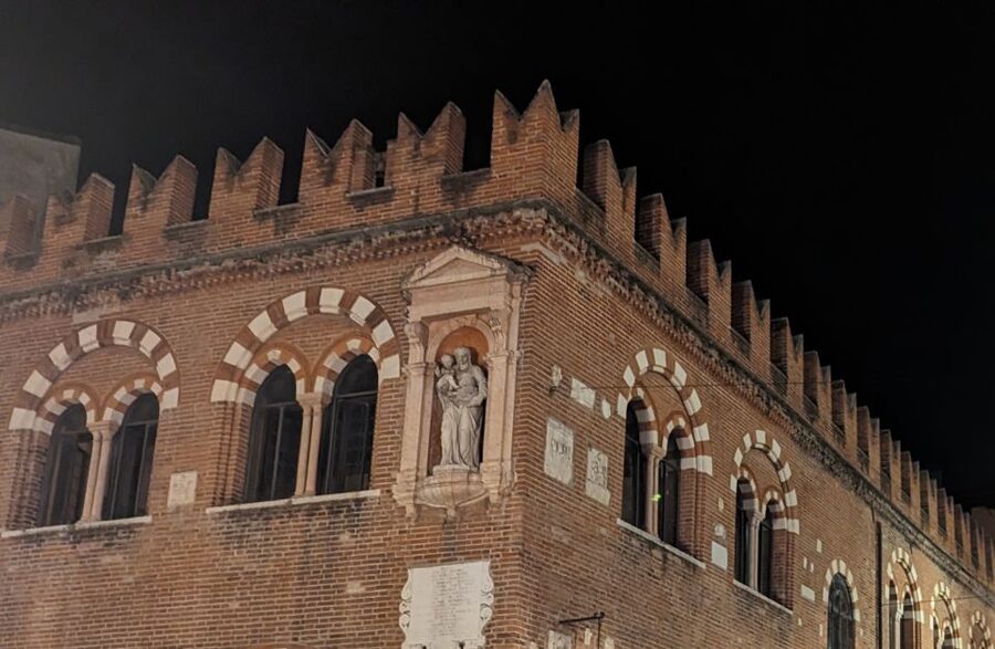Guided Walking Tour in Verona - Piazza delle Erbe and Verona’s painted facades