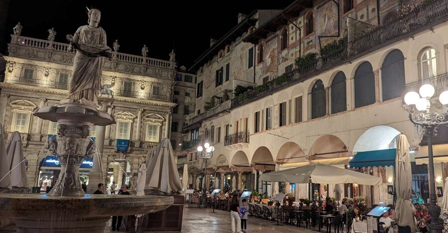 Guided Walking Tour in Verona - Starting under the winged lion in Piazza delle Erbe