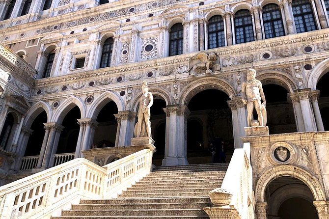 Guided Walking Tour of Venice, St Mark's Basilica & Doge's Palace - Doge’s Palace and the Bridge of Sighs