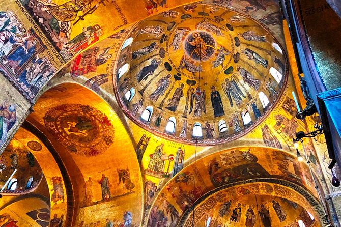 Guided Walking Tour of Venice, St Mark's Basilica & Doge's Palace - The guide makes the biggest difference