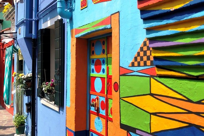 Half-Day Motorboat Cruise to Venice Lagoon Islands Murano and Burano - Who should book this excursion?