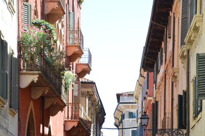 Hidden and fascinating Verona - 2 hour private walking tour - River Views and Verona’s Hillsides