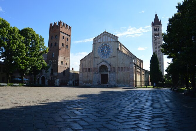 Hidden and fascinating Verona - 2 hour private walking tour - Roman Gateways, Pink Marble, and the Old Wool Market