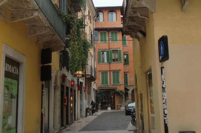 Hidden Verona at Sunset - evening walking tour - Castelvecchio, a medieval castle with a different mood