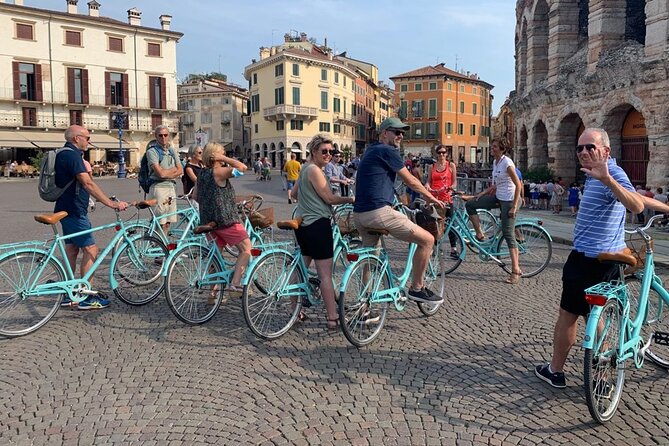 Highlights and hidden gems Verona Bike Tour - Juliet’s courtyard and the limits of a famous story