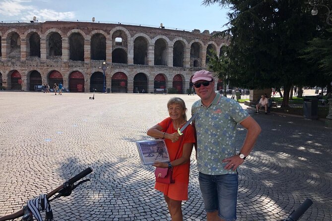 Highlights and hidden gems Verona Bike Tour - Medieval Verona in Piazza dei Signori