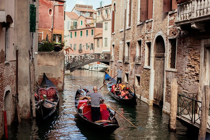 Highlights & Hidden Gems With Locals: Best of Venice Private Tour - Doge’s Palace, the grand centerpiece