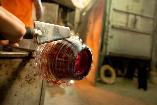 In-depth Guided Tour in a Real Murano Glass Factory - A small group makes the 45 minutes count