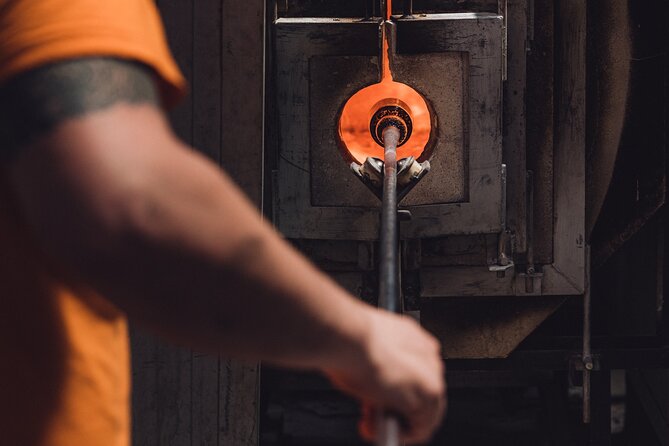 In-depth Guided Tour in a Real Murano Glass Factory - From raw material to finished Murano glass