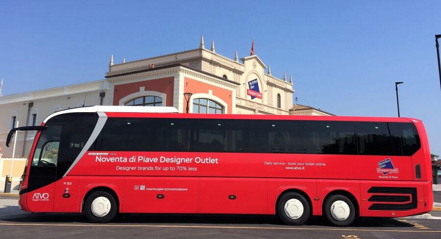 Jesolo Lido: Express Bus to Noventa di Piave Designer Outlet - Arriving near the outlet entrance