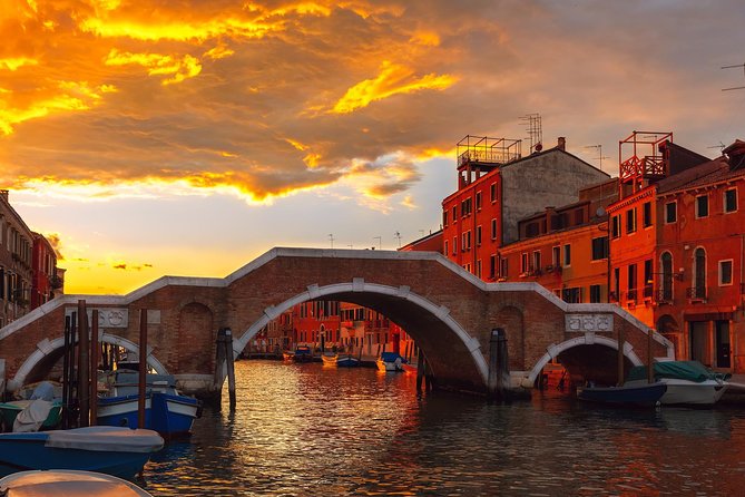 Jewish Ghetto and Cannareggio Private Tour in Venice - Walking the first hour through Cannaregio