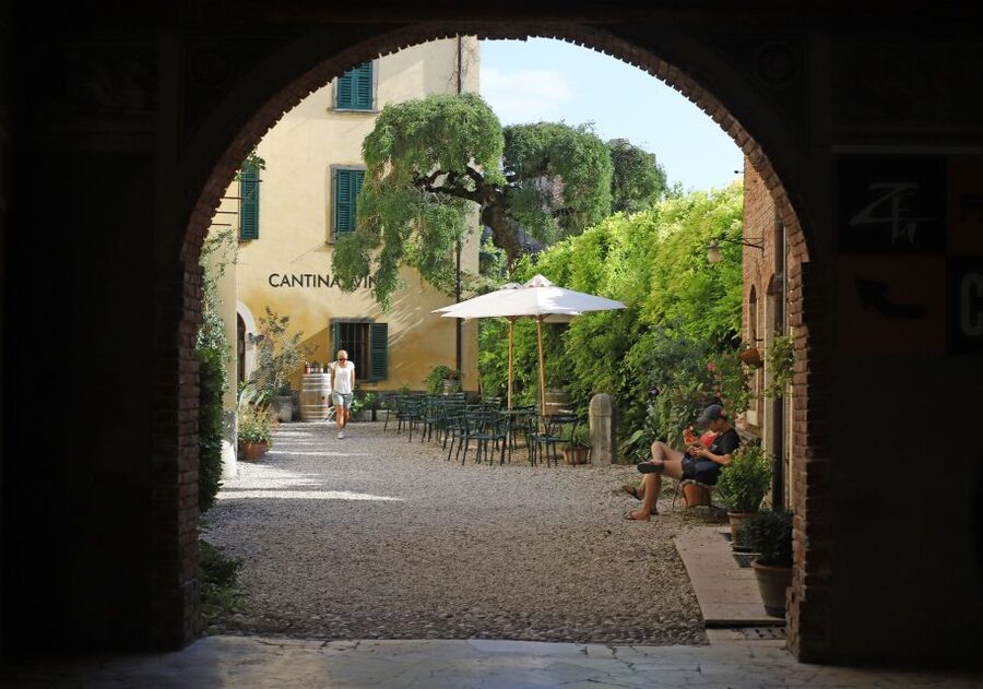 Lazise: Historical Center Wine Tasting Tour - Key points to know before booking