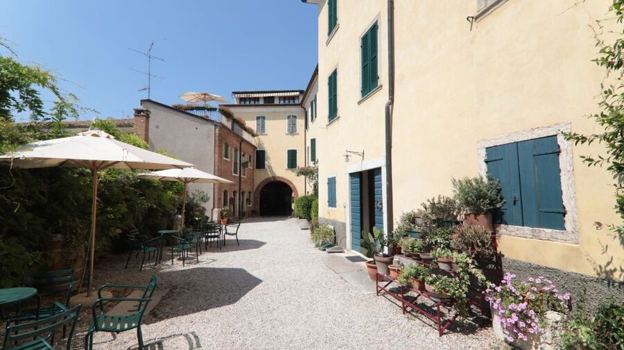 Lazise: Historical Center Wine Tasting Tour - Why the food matters as much as the wine