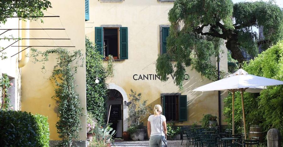 Lazise: Historical Center Wine Tasting Tour - Six Garda wines, served in a sensible order