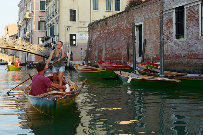 Learn to Row in the Venice Canals - How Much Is $95.54 Worth?