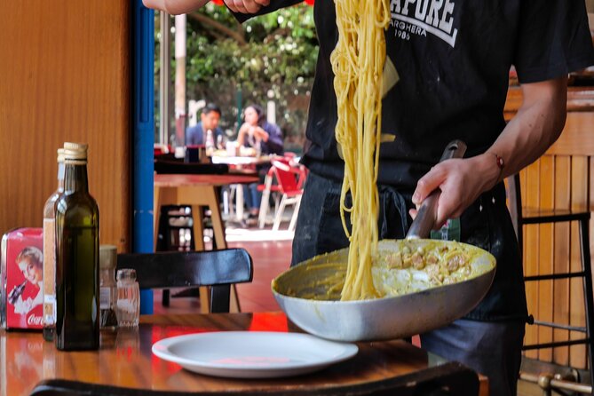 Make Pasta Carbonara from Scratch in a Jazz Club in Venice - The address deserves more attention than the recipe