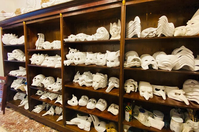 Mask Workshop - Paint Your Own Venetian Mask in Venice, Italy - Timing, group size, and the late-arrival rule