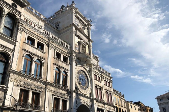 Morning Venice Walking Tour plus St Mark's Basilica Guided Visit - What the guide adds to the morning