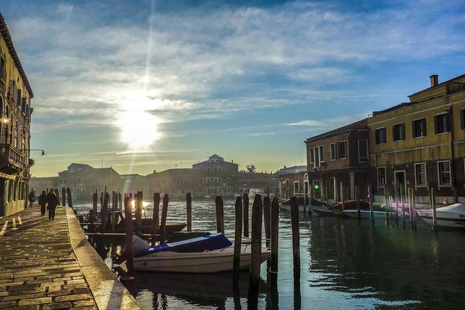 Murano, Burano and Torcello Islands Full-Day Tour - Guides, Commentary, and the Large-Group Tradeoff