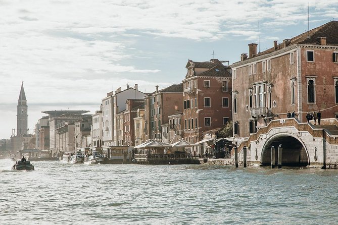 Murano Burano Islands Boat Tour Glass Factory & St Erasmo Winery - Who should book this island combination