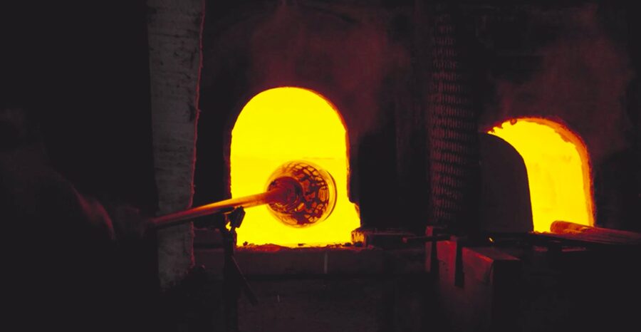Murano: Glass Blowing Demonstration and Artistic Glass Gift - Twenty minutes beside the furnace