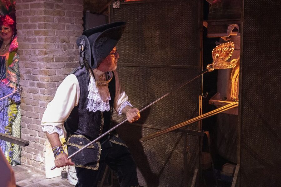 Murano: Glass Blowing Demonstration with Optional Drinks - What you will remember afterward