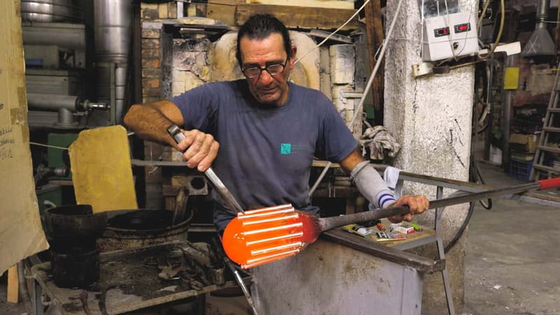 Murano: Glass Blowing Experience at Gino Mazzuccato Factory - Inside the Gino Mazzuccato Glass Factory