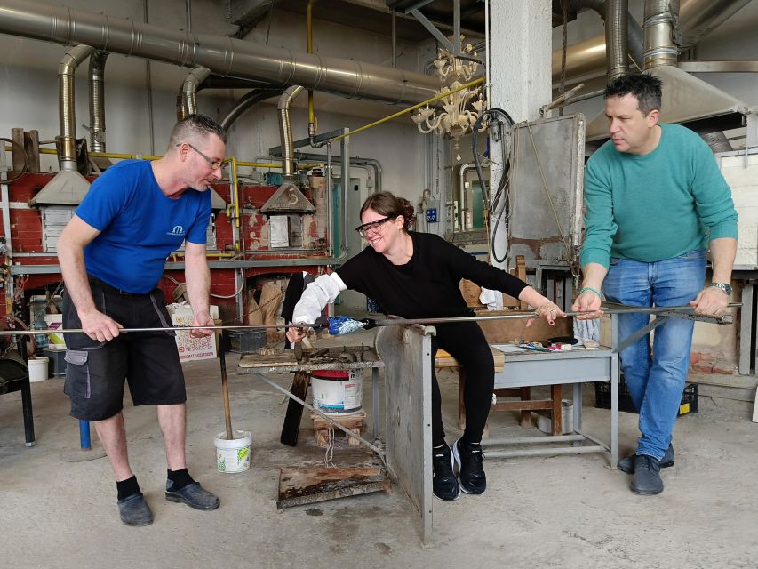 Murano: make your item with a glass master and take it home - Your turn at the furnace